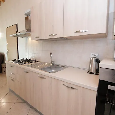 Casa Isabella Apartment *
